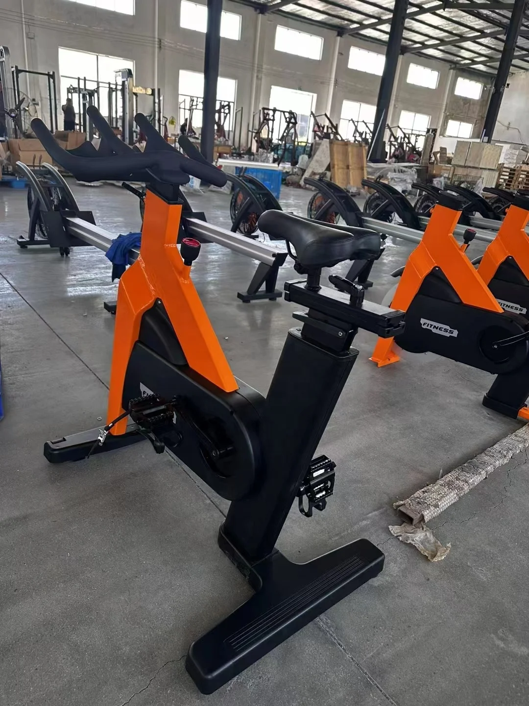 High Quality Spining Bike Computer Spinbike Spining Bike Gym Fitness Equipment Steel Unisex Spining Bike Universal 16kg