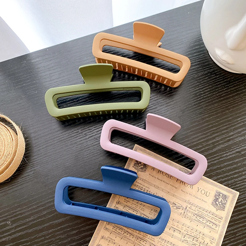 Yucat Wholesale 12cm PC Material Fashion Korean Big Hair Clips Accessories Large Plastic Matte Hair Claws For Women