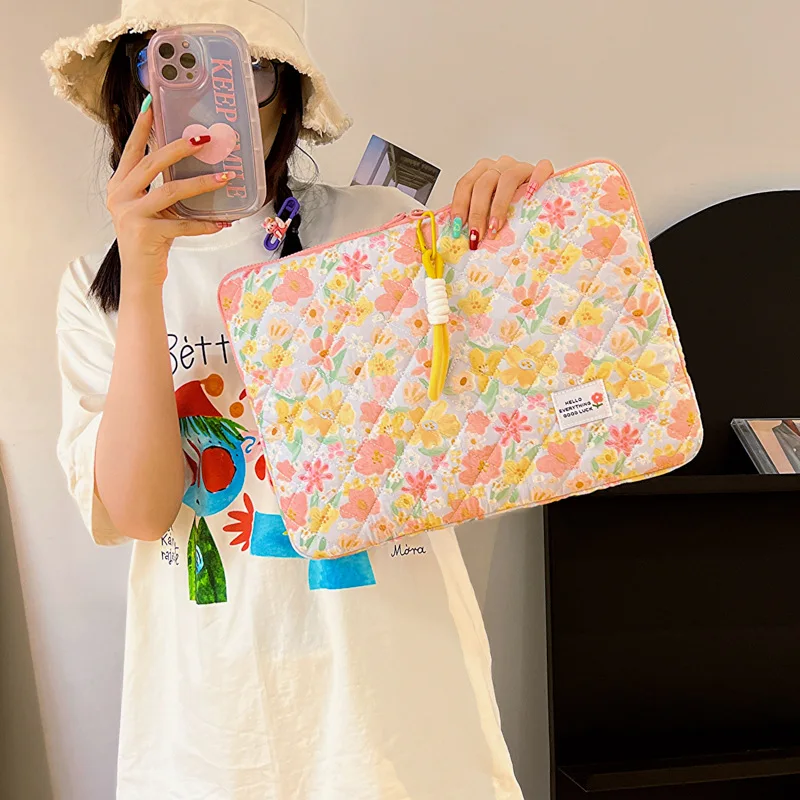 Custom Laptop Sleeve Soft Quilted Puffer Laptop Protector Portable Sling Hook Strap Laptop Bag with Cute Floral Print for Girls