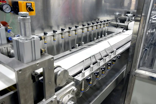 DCW-4300 Midium speed 5400-6600pcs/pack baby wet wipe making machine