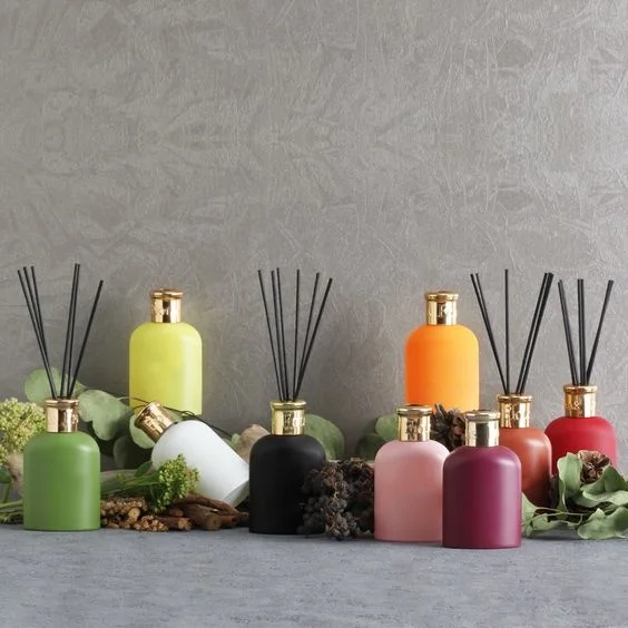 C&H wholesale private label customized amber agarwood scent Christmas gift home decor fragrance essential oil reed diffuser set