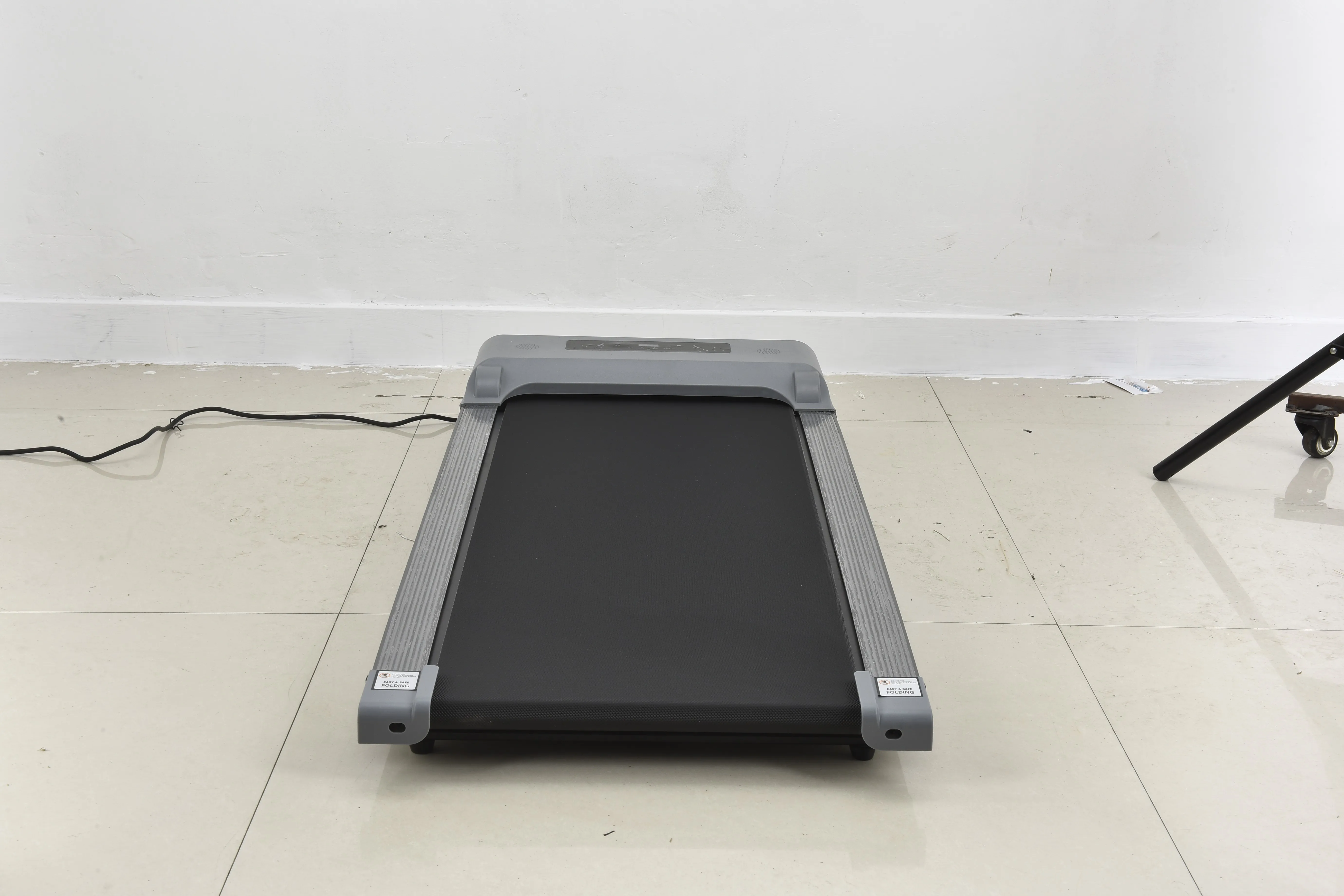 Cheap Wireless Control 2.0HP Motor Foldable Treadmills for Home Use