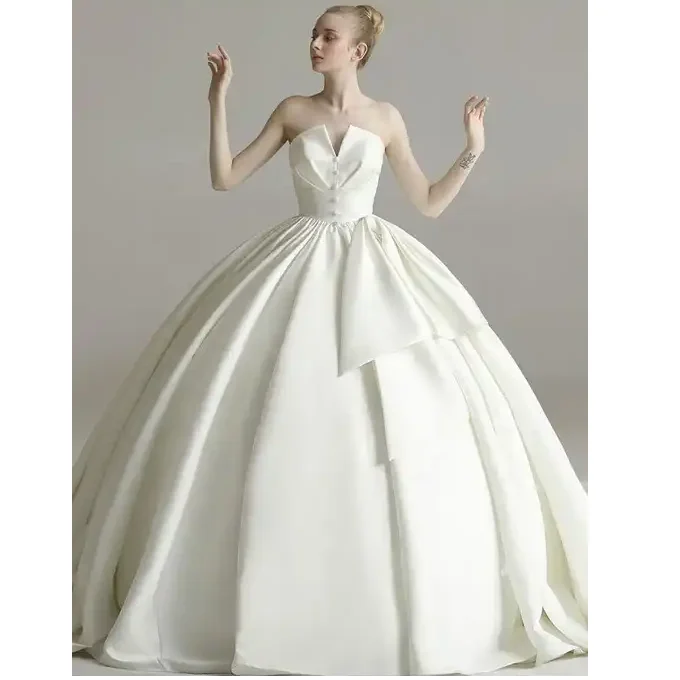 Strapless White Satin Ball Gown Cheap Wedding Dresses 2024 Puffy Bow Buttons Long Tail Bridal Wedding Gowns