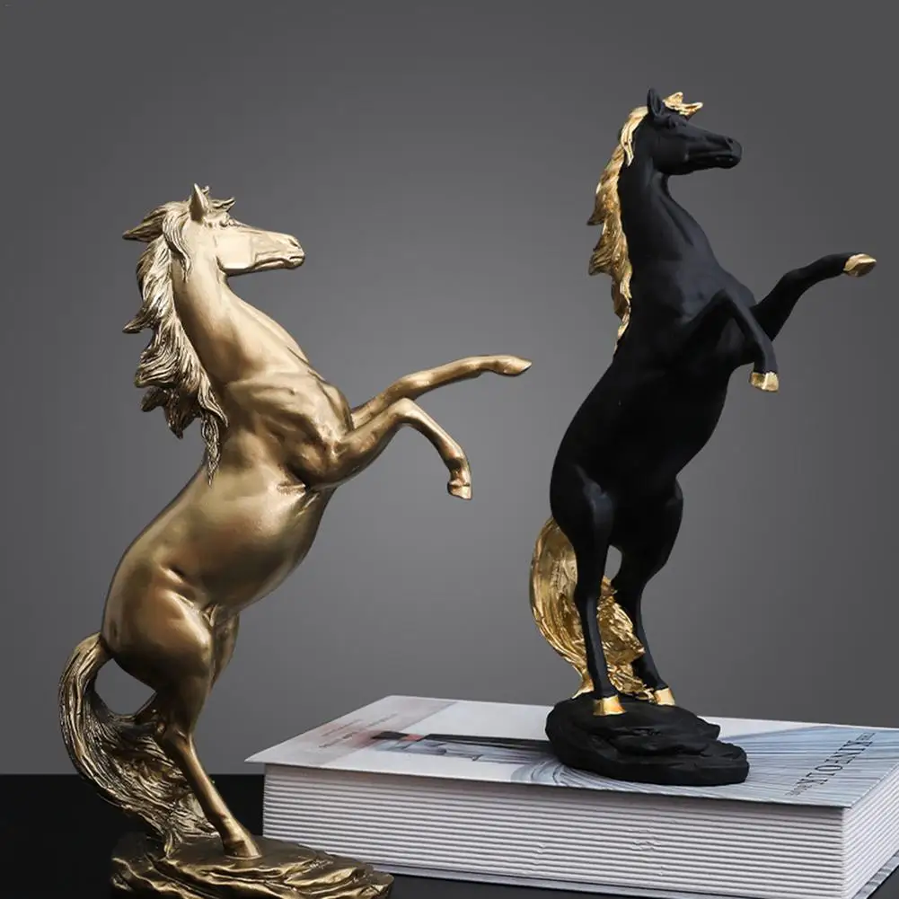 Дизайнерское украшение под заказ фарфоровая лошадь для дома