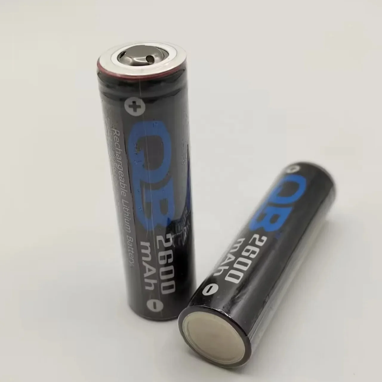 QB18650 2600mAh 7A 3.6V 3.7V 4.2V QB 18650 Queenbattery Li-ion Rechargeable Flashlight Torch Battery Cell with Button Top (w/BT)