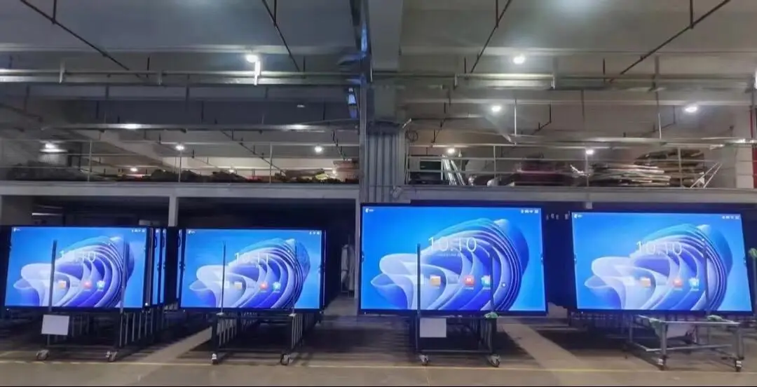 32 Inch HD LED Poster Display with Built in Camera for Audience Analytics in Retail and Corporate Environments