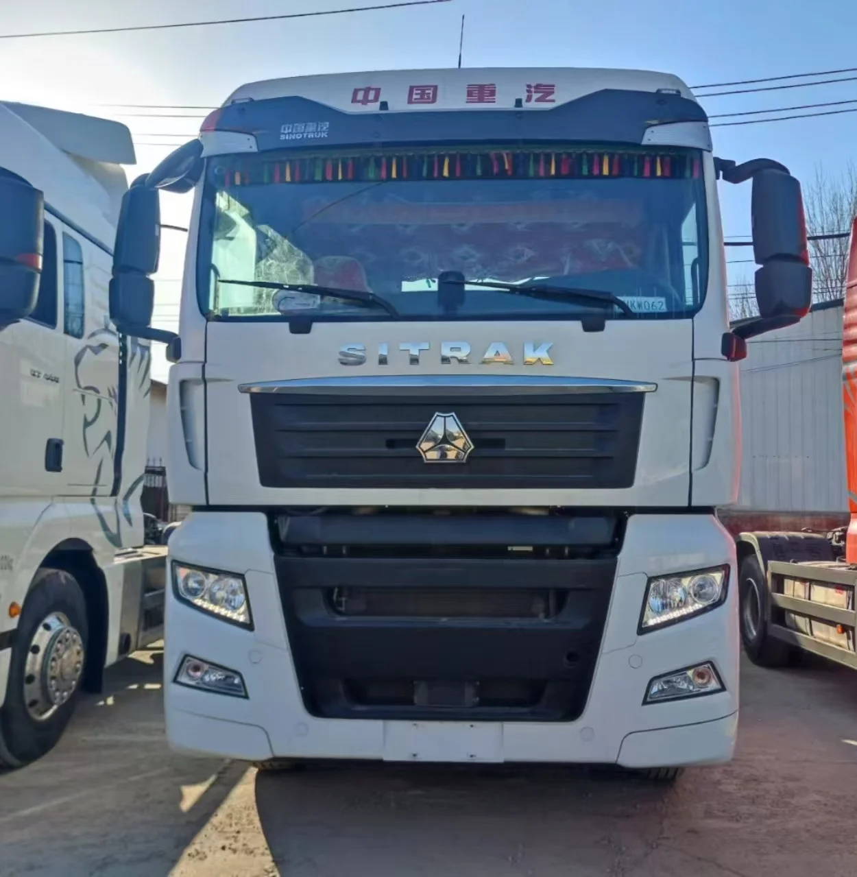 Прямые продажи с завода бутик подержанных автомобилей Sinotruck Shantou Deka 440 лошадиных сил евро три выбросов тягач 4x2
