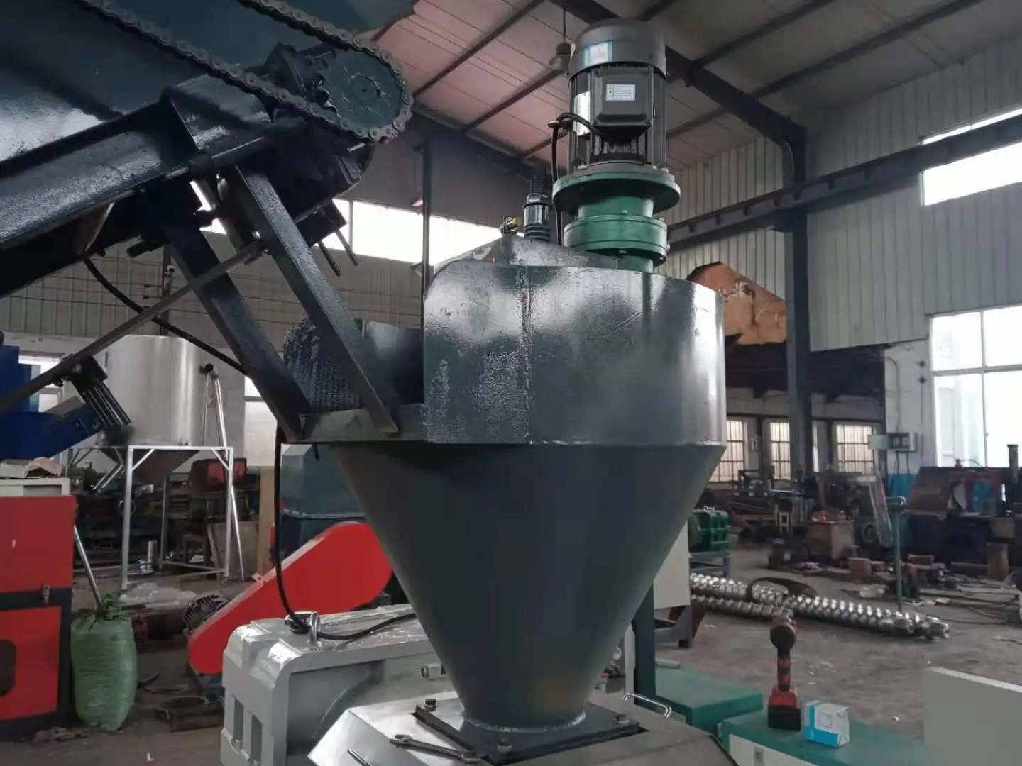 Автоматический экструдер для пластика, машина для подачи сырой пленки