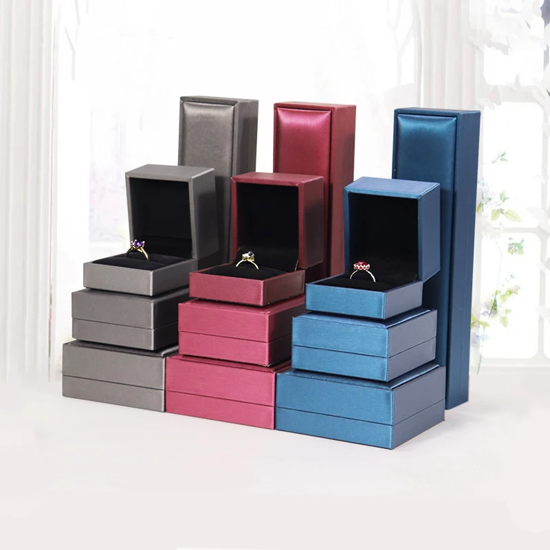 Wholesale PU Leather Jewelry Box for Women Customized Luxury Stylish and Functional Decorative Jewelry Box Organizer
