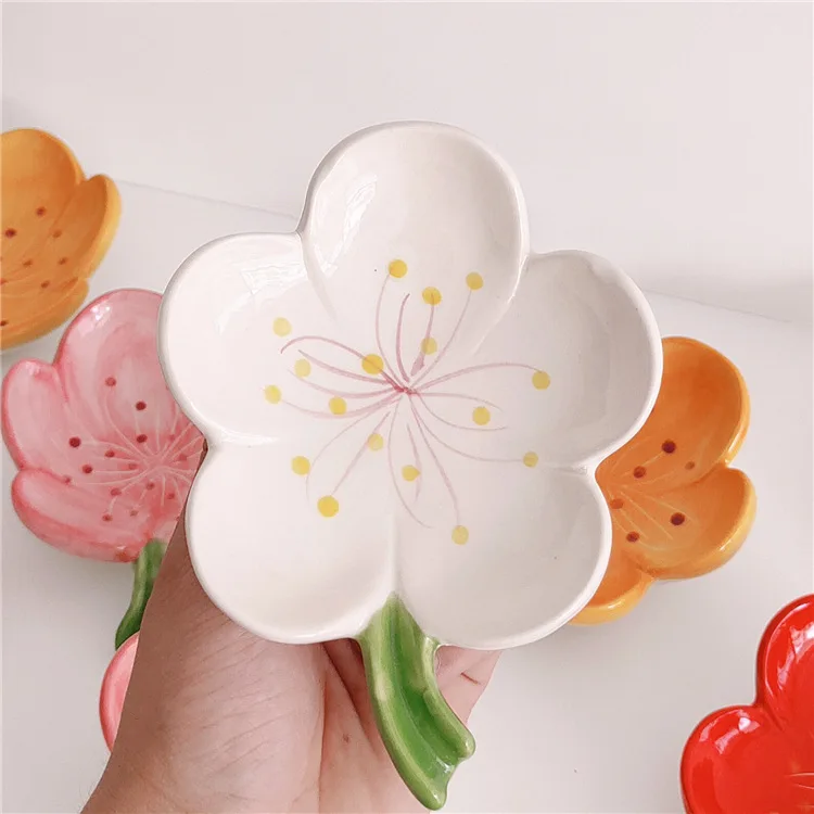 High Quality Cute Flower Shape Ceramic Soap Holder Self Draining Bar Soap Dish Holder Tray for Kitchen Sink Bathroom Tub