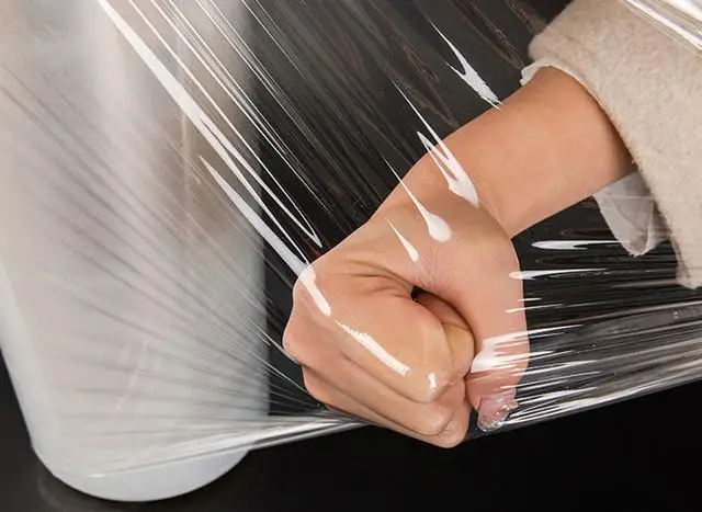 LLDPE Transparent Custom Paper Core Soft Packaging Plastic Roll Stretch Film