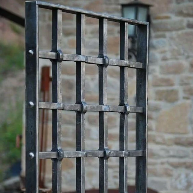 Metal/steel equipment decorative paints with high resistance to rust & corrosion for fence, windows and Gates