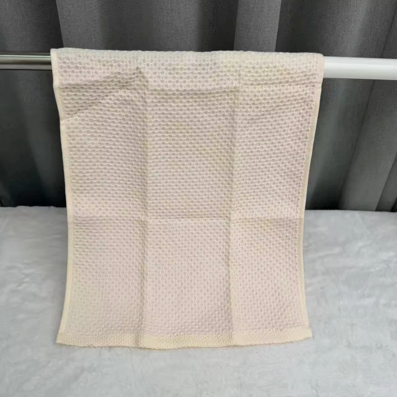 Custom  Logo Waffle Towel Cotton High absorbent Quick Dry waffle towel weave drying Hotel Bath Towel