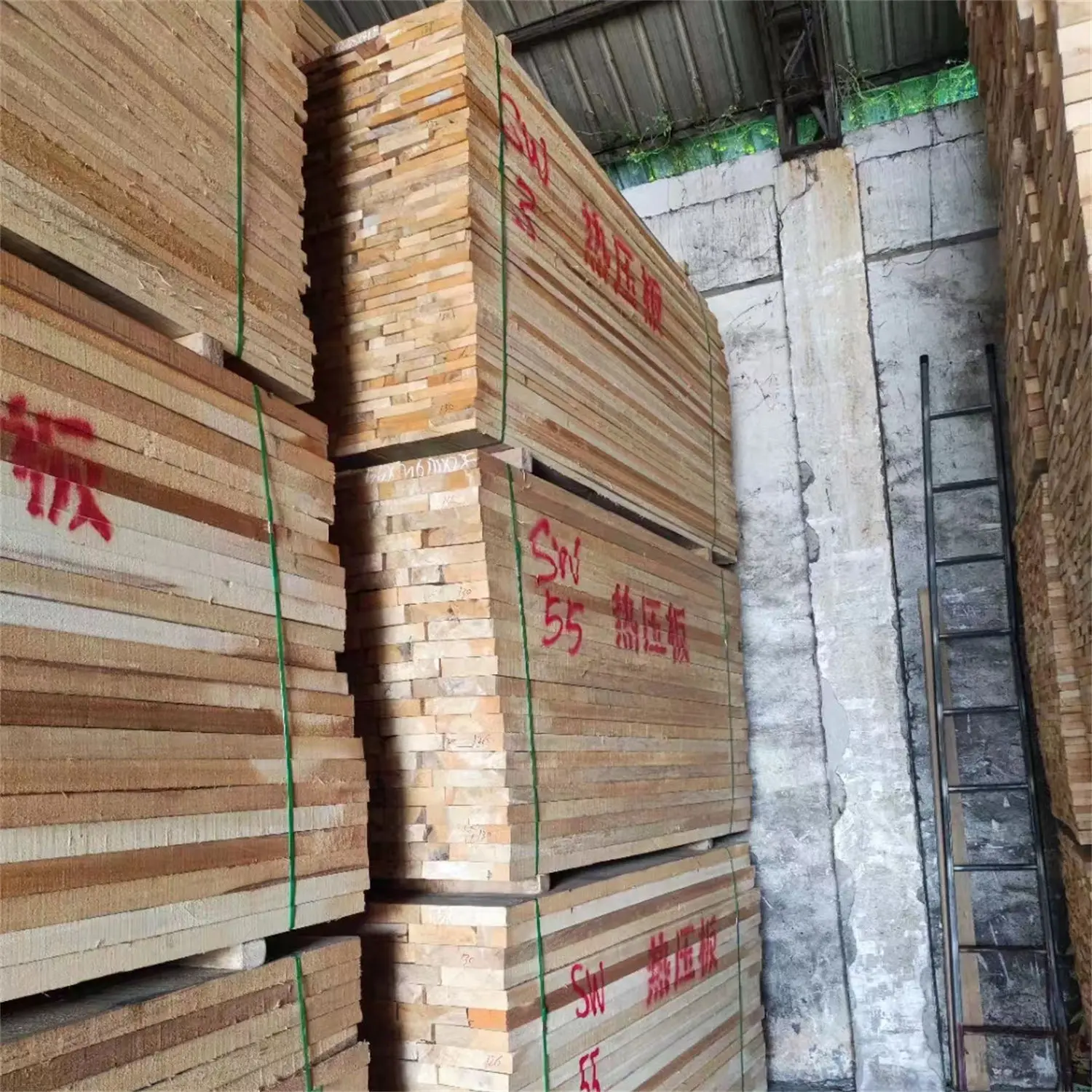 Hot Selling Factory Direct Supply Customized Specification Chinese White Poplar Sawn Timber