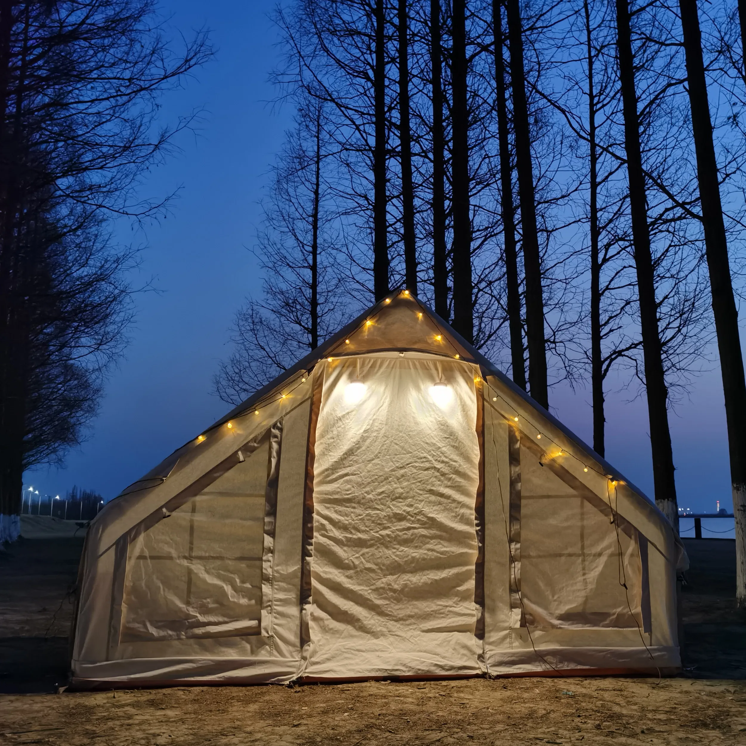 Outdoor Waterproof Family Inflatable Air Pole Tent Outdoor Camping Inflatable Yurt House Tent