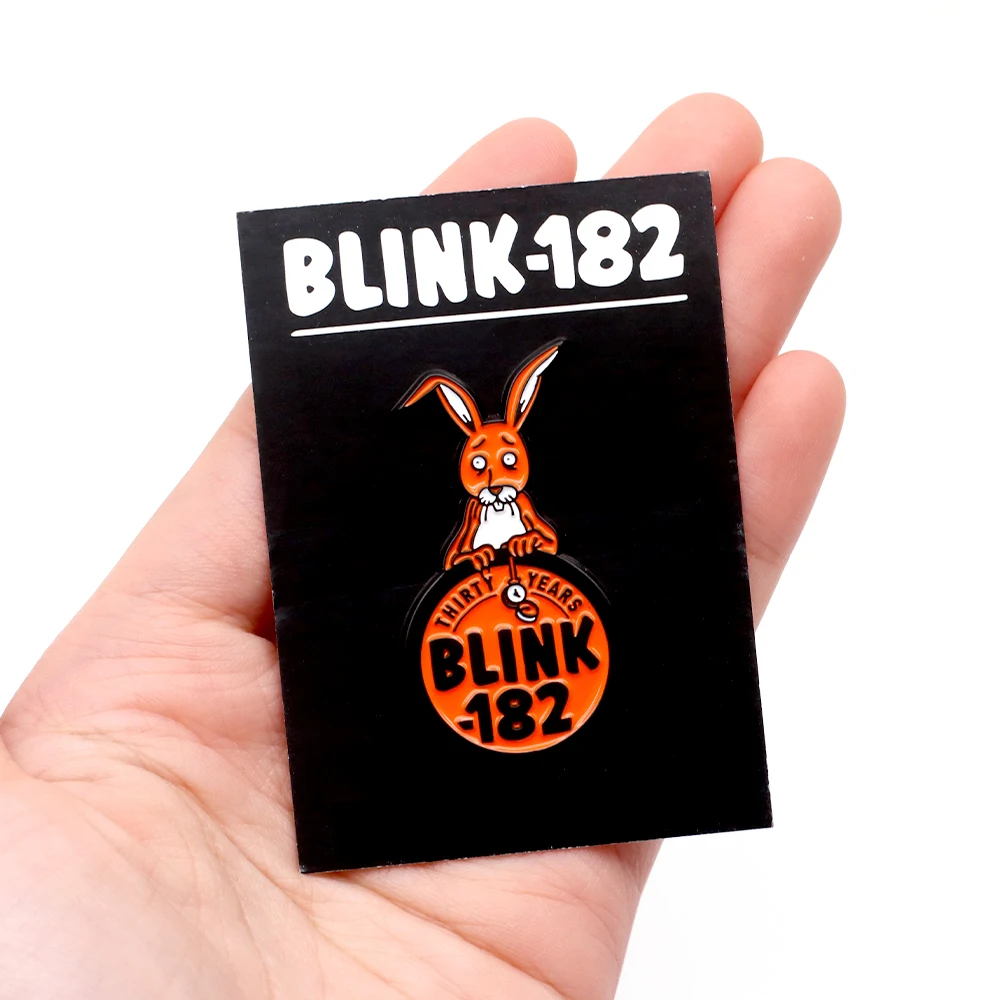 Hard Enamel Pin Custom Anime Metal Enamel Pin Badge With Back Card Plating Color Enamel Pin