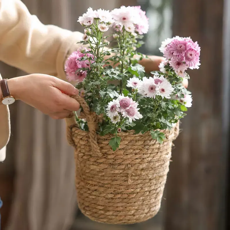 Creative rural hand-held straw woven living room furniture with lining storage basket