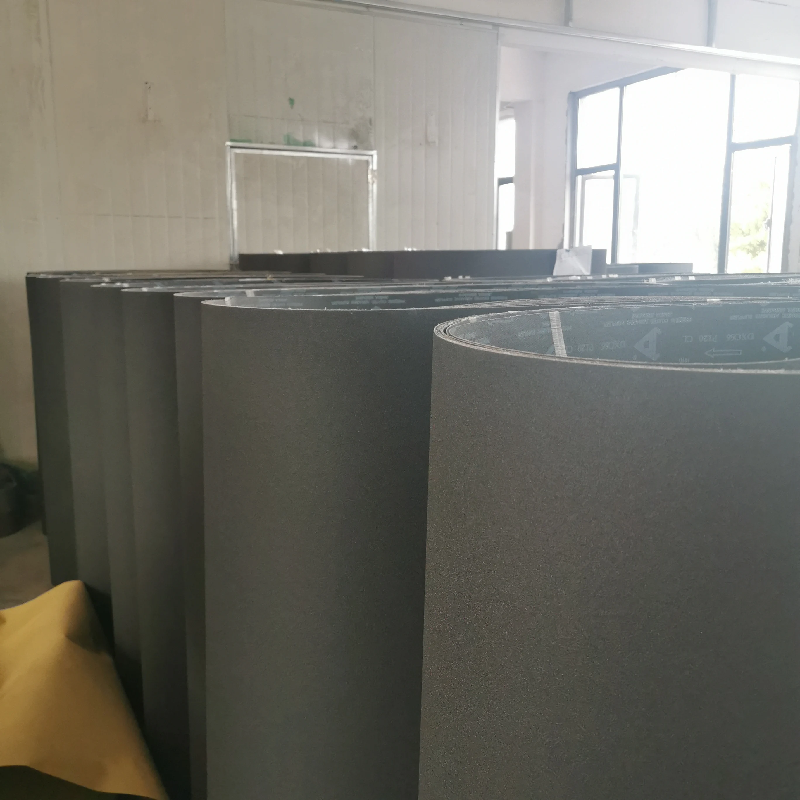 Customized Size Black Hard Cloth Silicon Carbide Grinder Abrasives Belt Sand Sanding Belt