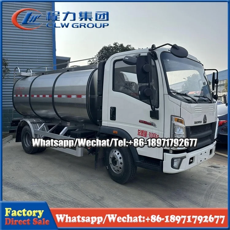 Sinotruk Howo Milk Tank Truck 4x2 5000 Liter Capacity Stainless Steel  Milk Tanker Truck