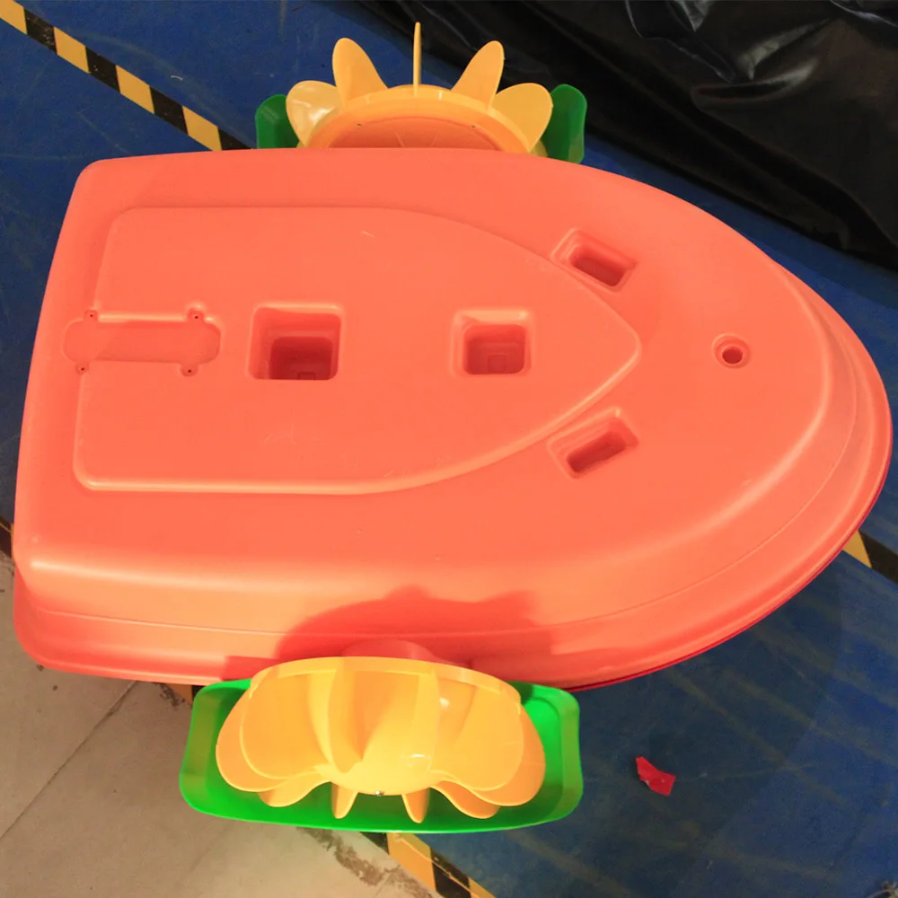 
One Person Hand Crank Boat Kids Plastic Floating Hand Cranking Paddle Boat For Sale 