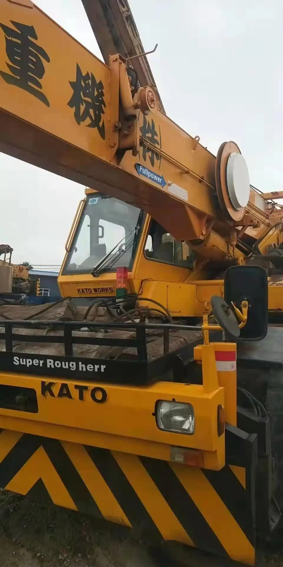 16 тонн используется като KR-250 автокраны на складе для продажи