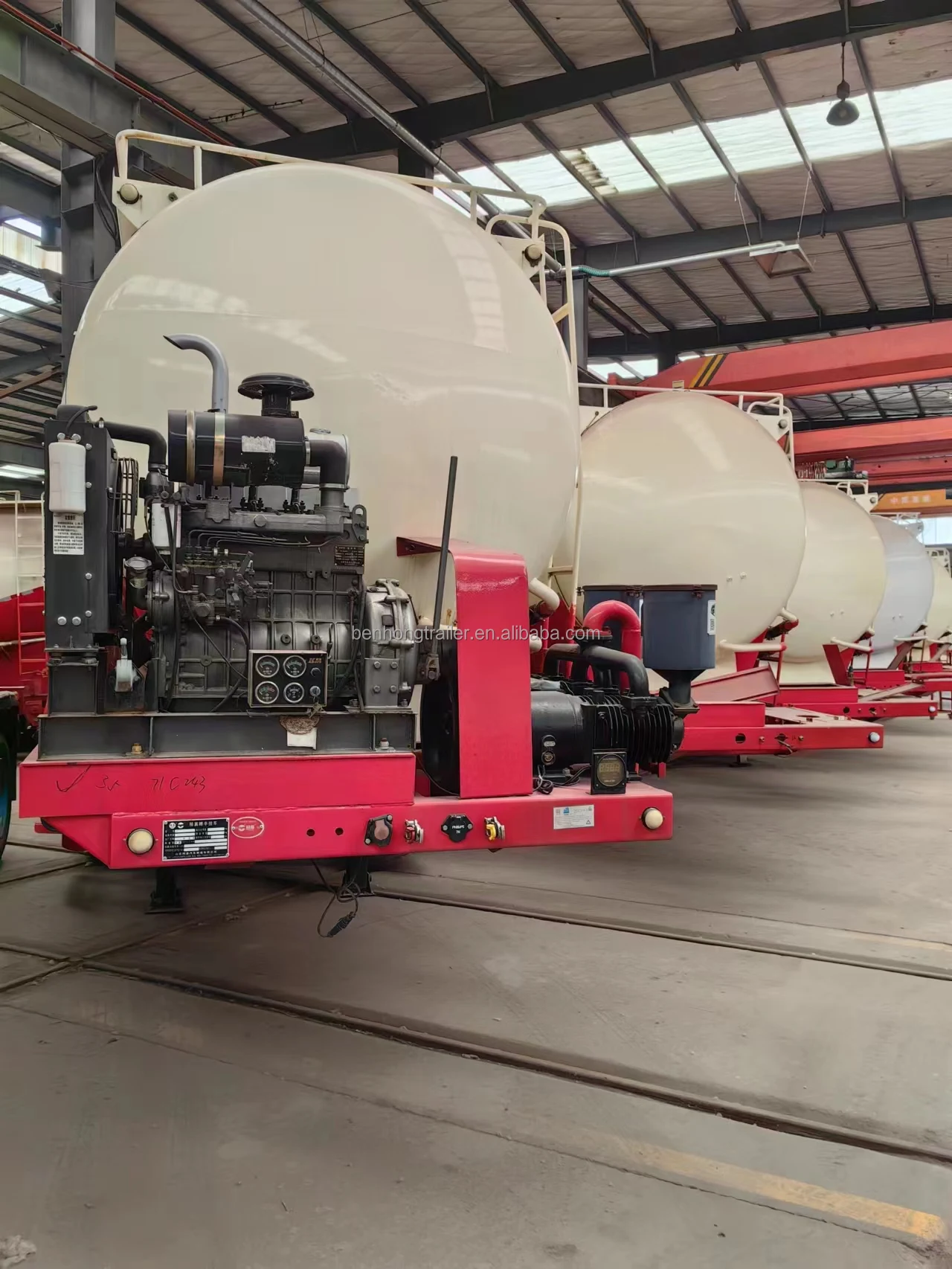 3 Axle 30/35/40/45cbm Bulk Cement/Fly Ash/Flour/Powder Material Transport Tank/Tanker Semi Trailer