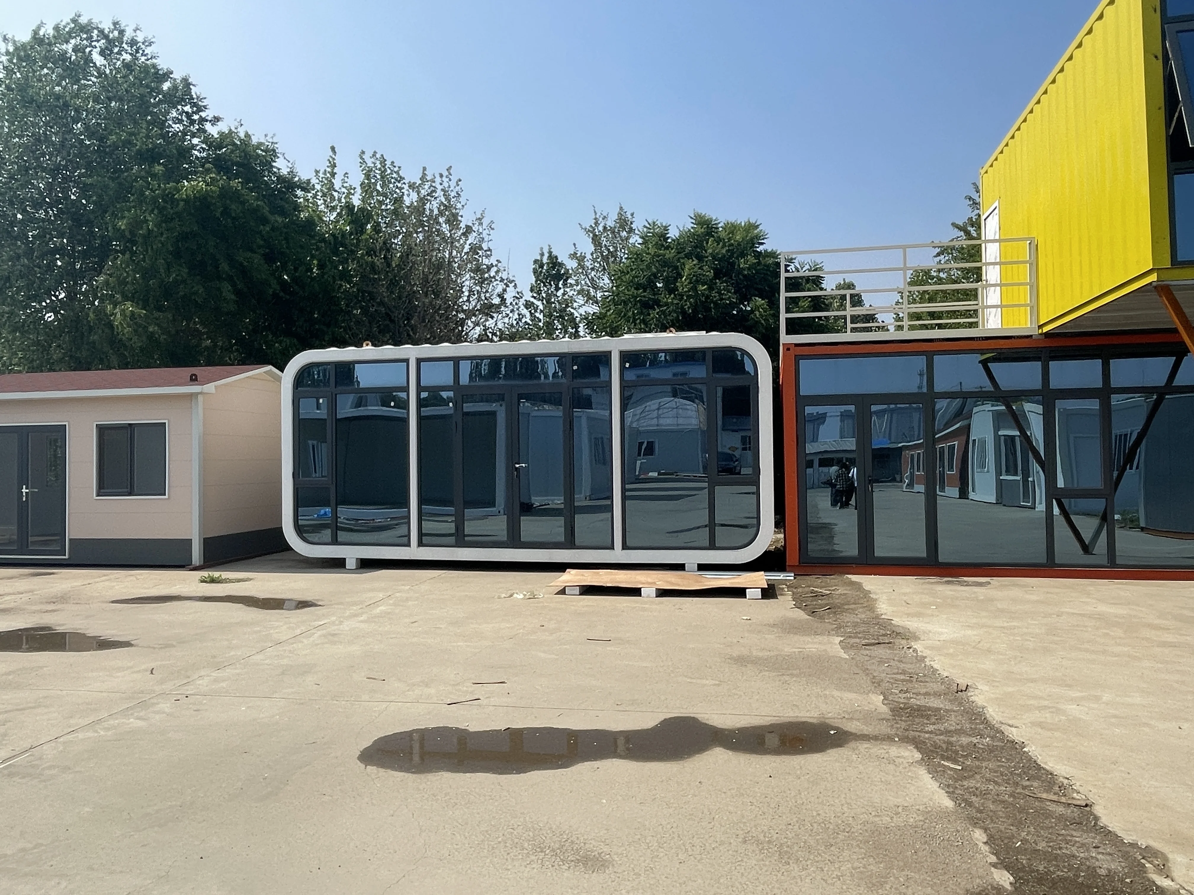 China Low-Priced Prefabricated Housing Construction Site Office Flat Packaging Container Integrated Housing