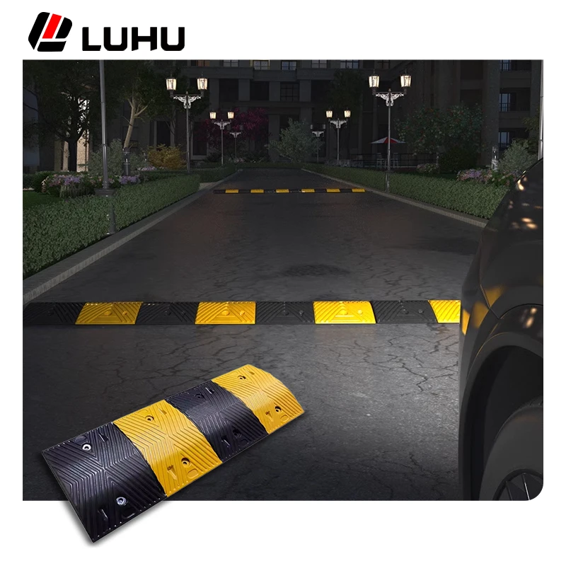 Yellow Black Rubber Speed Hump For Traffic safety roads
