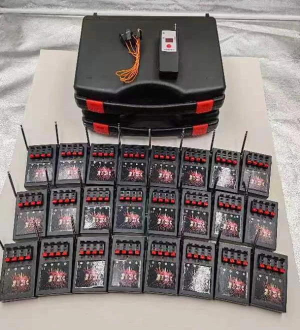 Low cost 4 channel with one receiver wireless remote control fireworks firing system for celebration parties