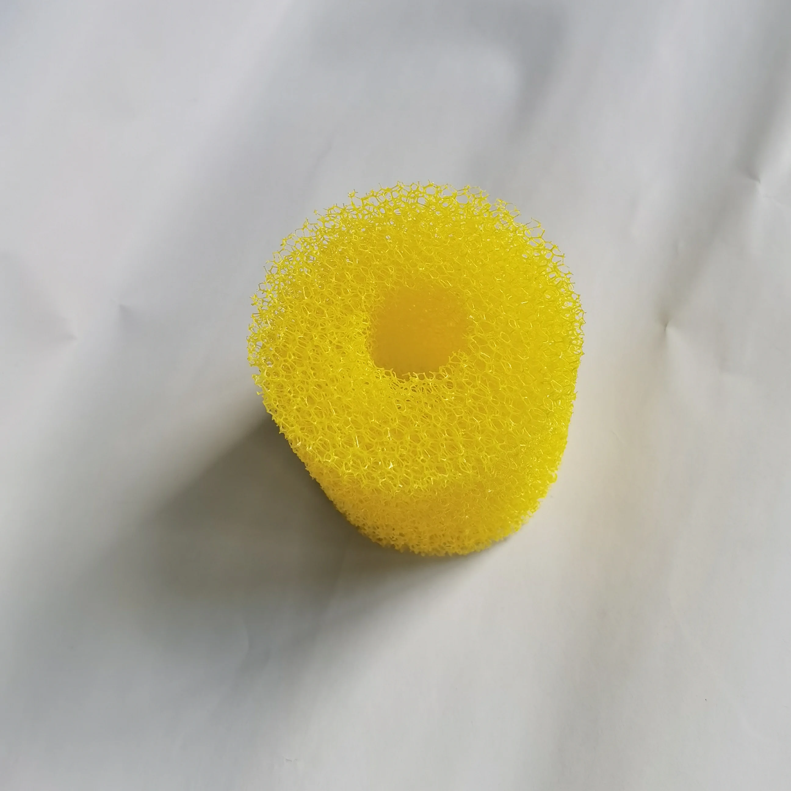 Губка для фильтра для аквариума с желтыми рыбками