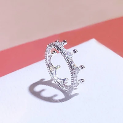 Роскошное и модное однотонное кольцо из серебра 925 пробы с короной