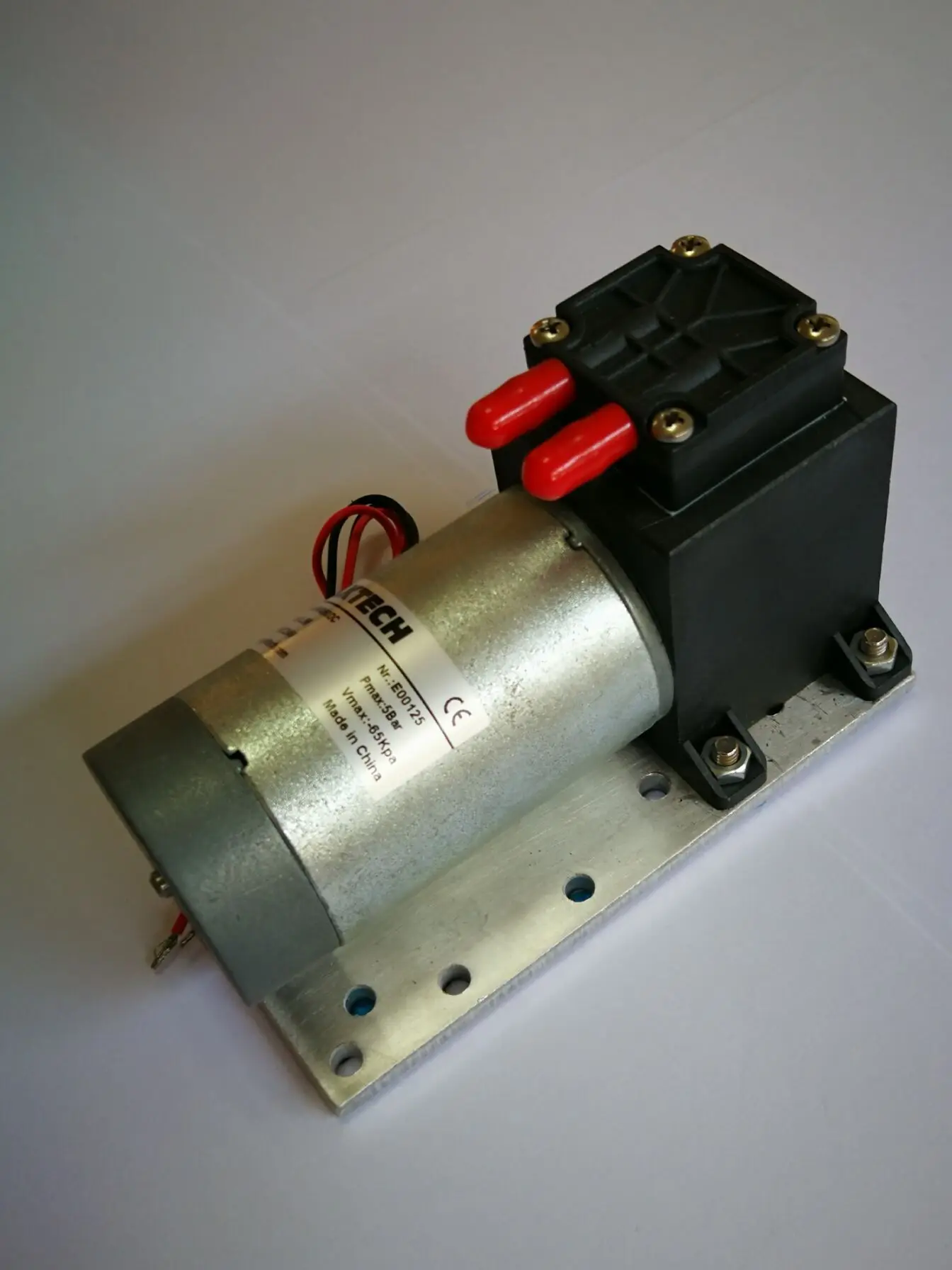 WA60DC Electric Micro Air Pump Diaphragm Piston Structure 12V-24V Voltage Vacuum Usage Customizable Cable Length OEM Application
