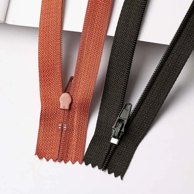 Custom zipper tape auto lock puller #3 #5 zip pulls open end zipper nylon zipper long chain