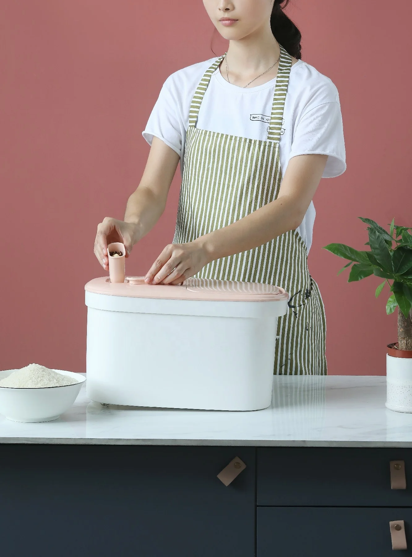 Pinmoo New Design Home Use PP Material Stocked Food Grade Plastic Storage Container Rice Bucket