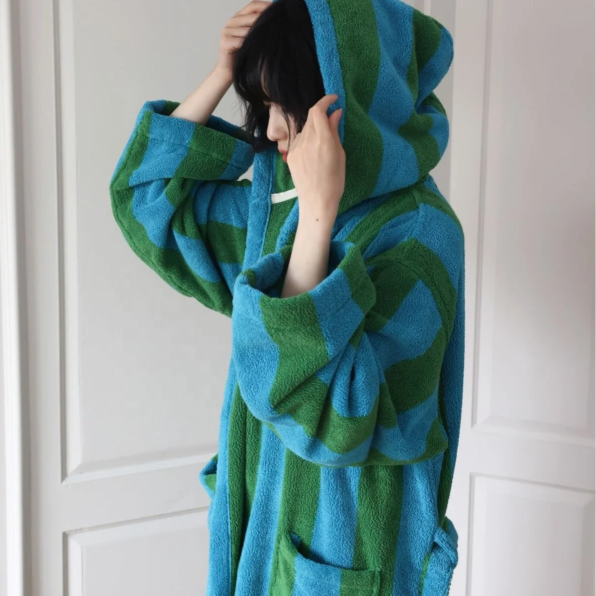 Unisex Colorful Designer Towelling Robe Super Good Absorption Big Hood Robes Woman Vintage Retro Stripe Terry Cotton Bathrobe