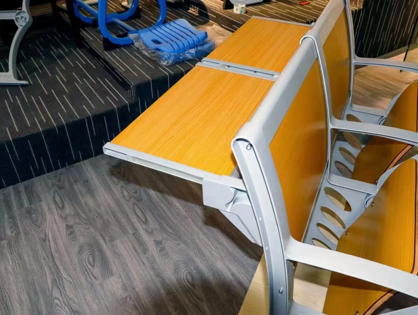 Folding Student Desk and Chair Wooden Lecture Hall Chair College Step Chair for University