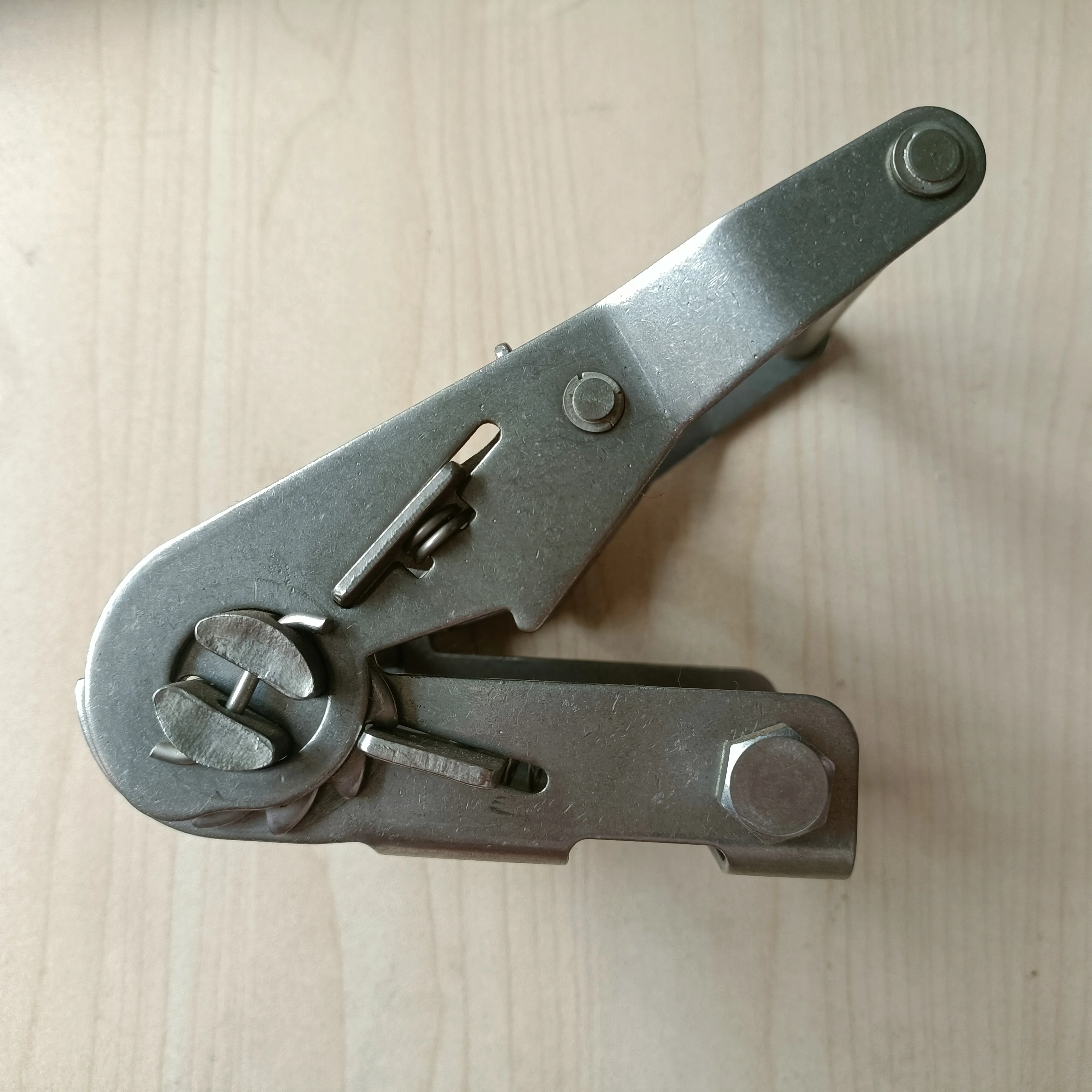 Отличаются друг от друга храповое соединение 2 дюймов 2000Kgs нержавеющая храповик для стяжных ремней пневматический Ratchet сковать ремни контейнер Запчасти и аксессуары