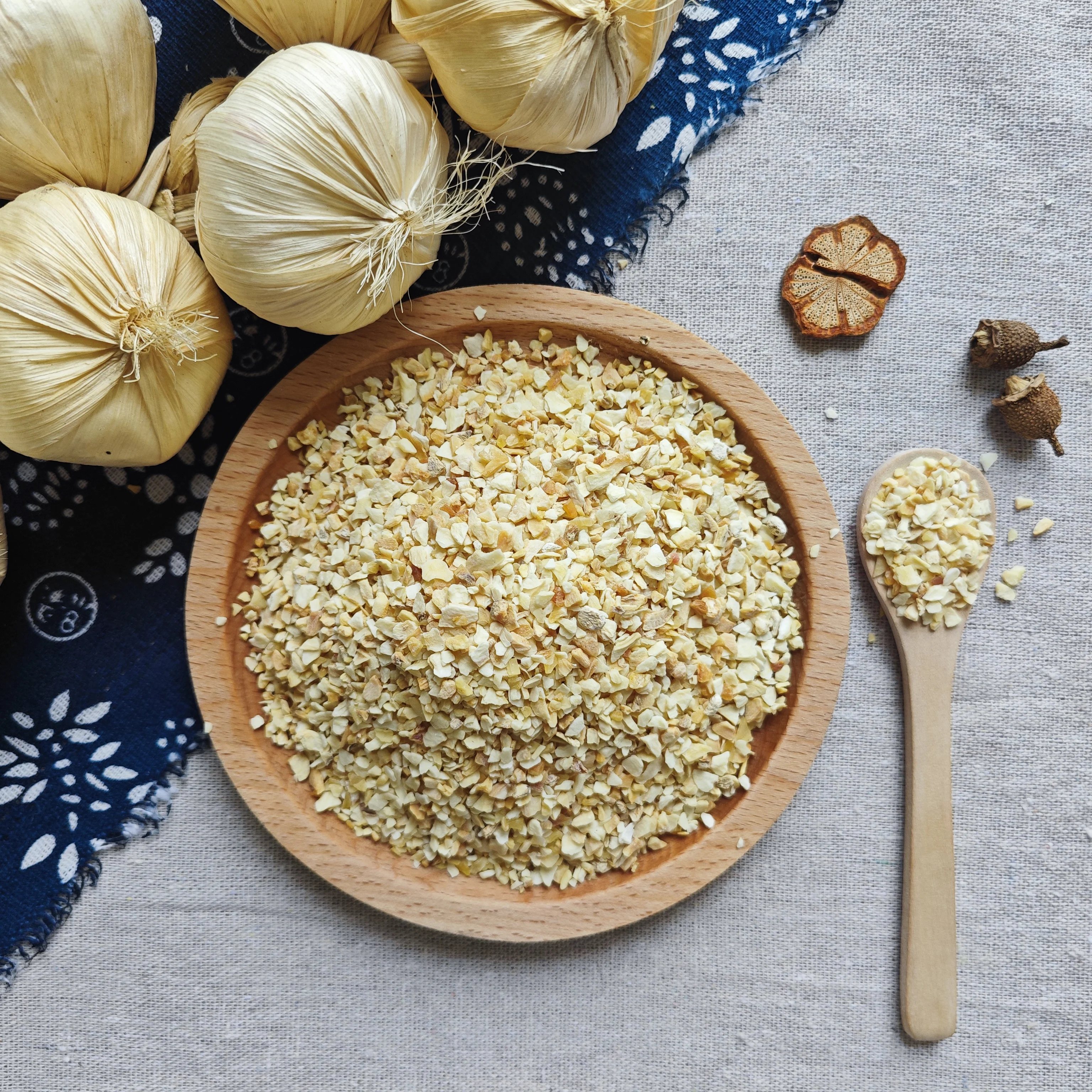 Hot Sale A Grade Dehydrated Garlic Flake Garlic Granules Sliced Dried Garlic