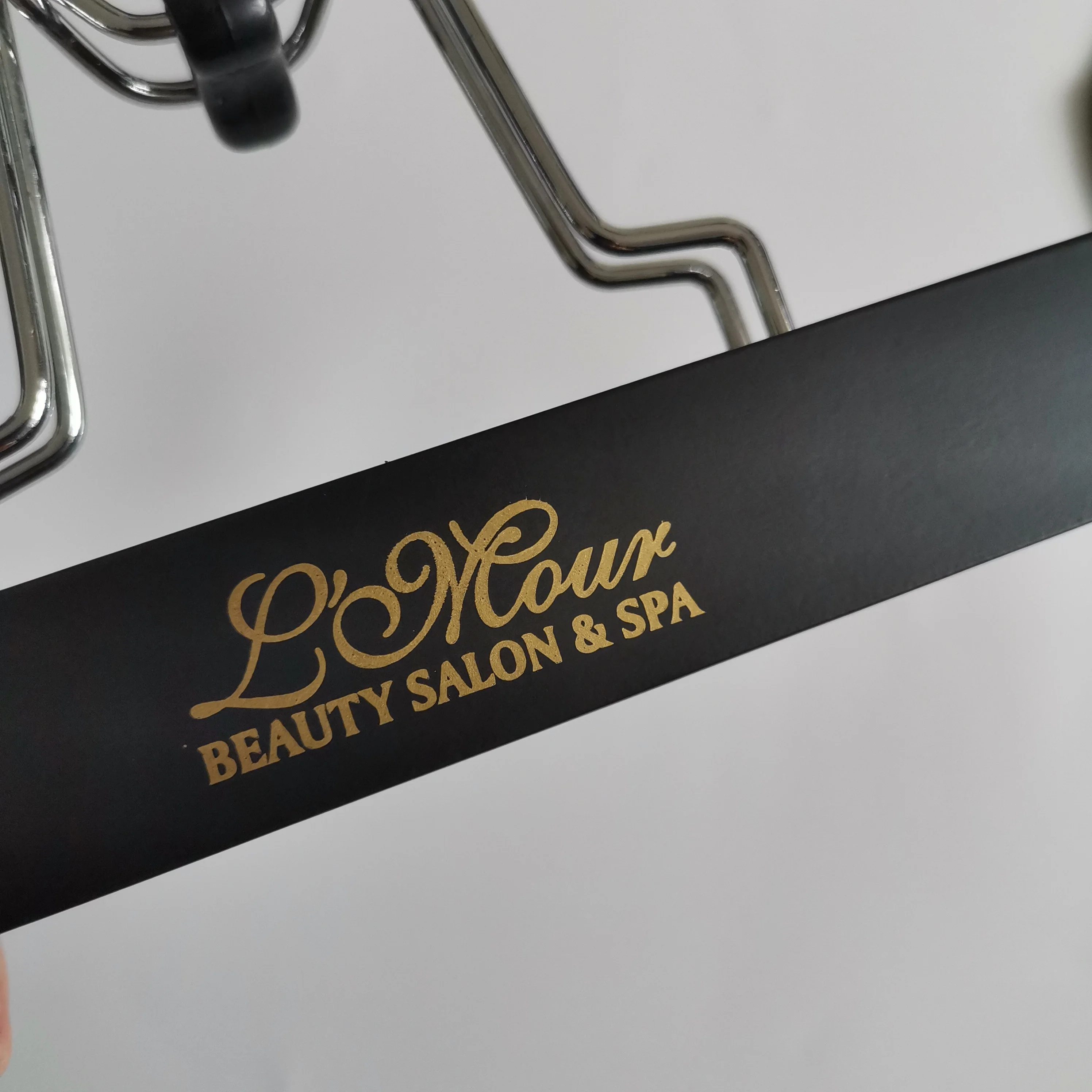 custom logo brand set wooden black clothes hanger Wig storage bag custom wood hair extension hanger