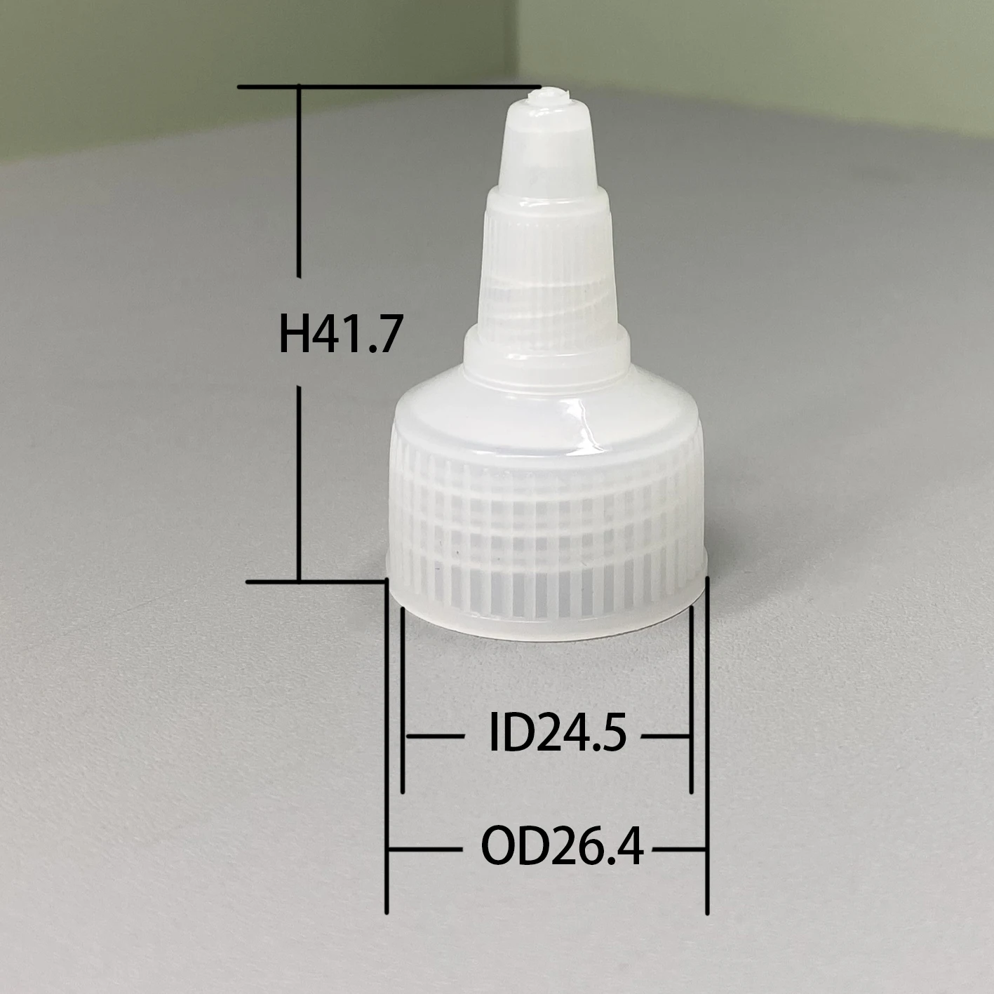 Factory wholesale 20mm 24mm 28mm twist top cap cosmetics 24 mm white twist top cap dispensing turret cap
