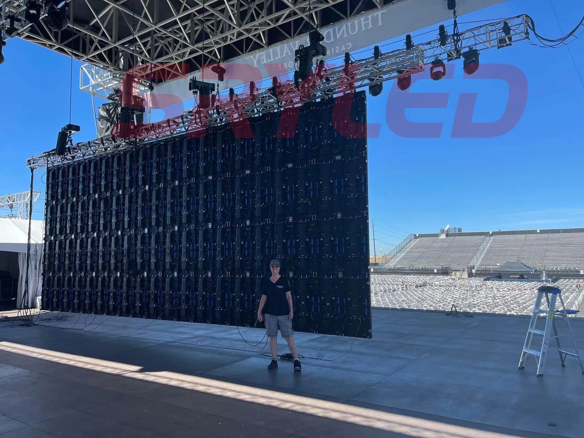 Turnkey Complete System P2 P3 P2.6 P2.9 P3.91 LED Display 500mmx500mm LED Panel Backdrop Indoor Outdoor LED Screen