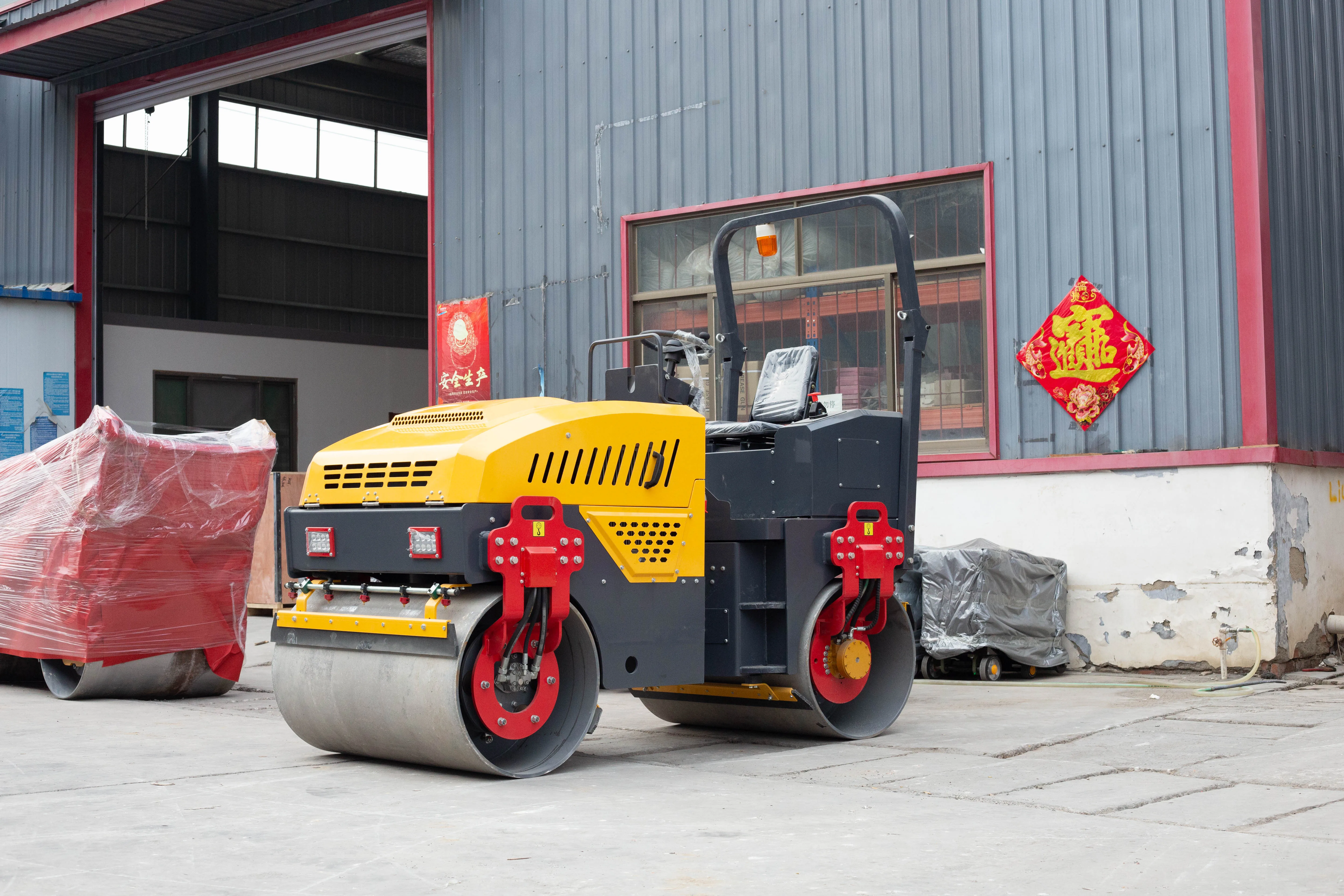 high-efficiency ride on vibrator roller full hydraulic drive double drum vibratory road roller for flattening soil or bricks