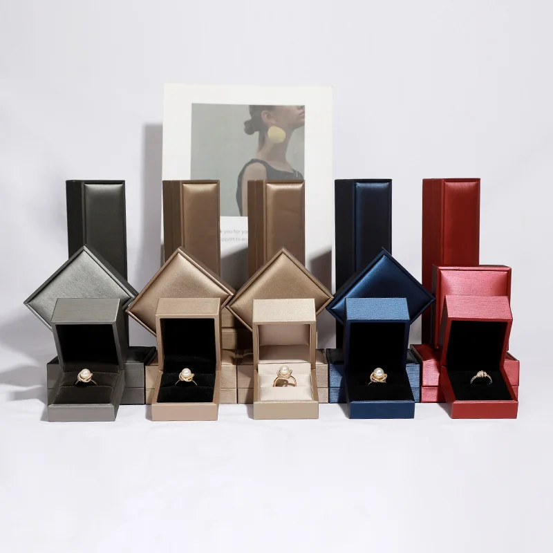 Luxury silk inside wholesale high end gold luxury custom logo Leather jewellery boxes packaging necklace earring jewelry box