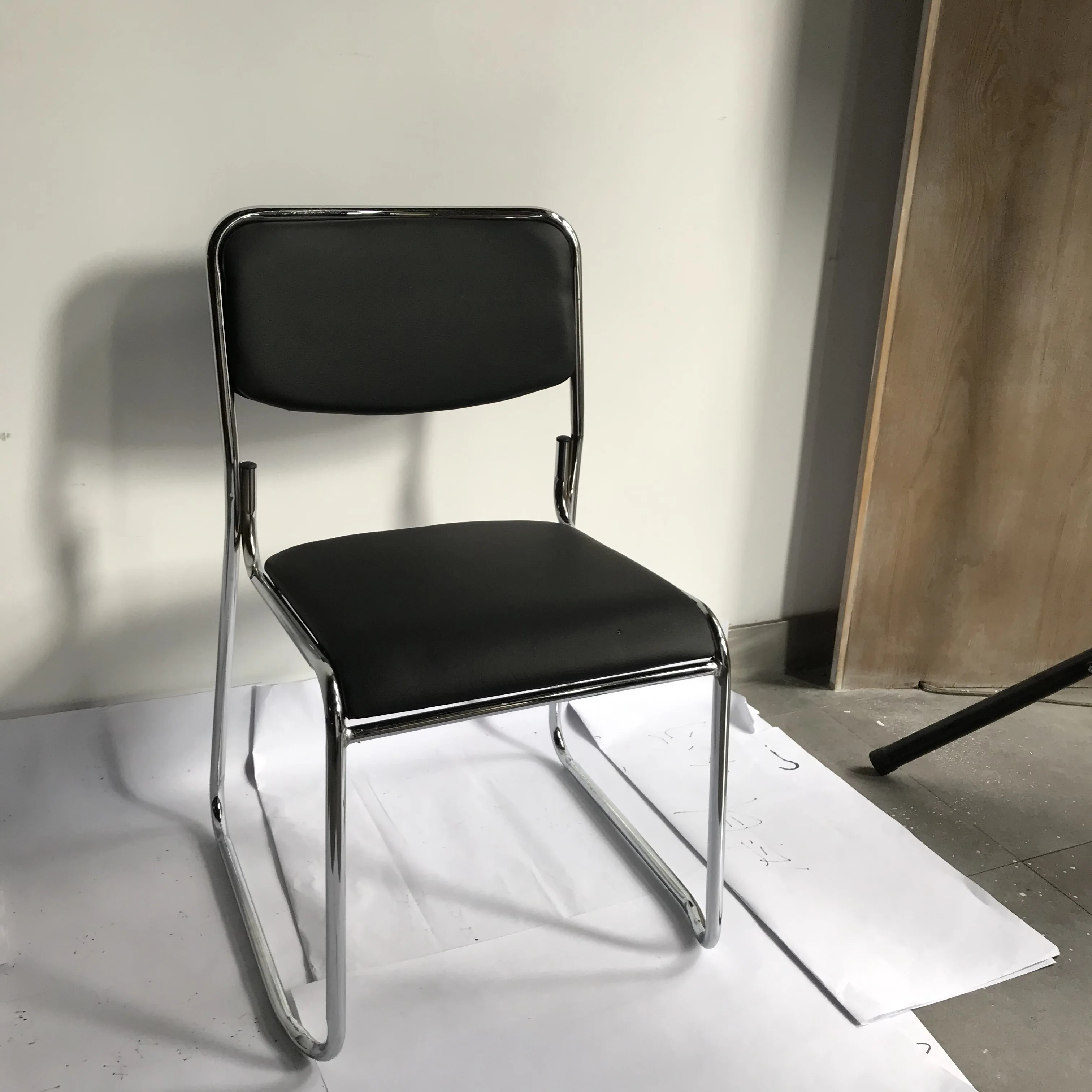 Cheap Price Simplist Cafe Chair Armless Pu Leather Dining Chairs with Chrome Metal Leg