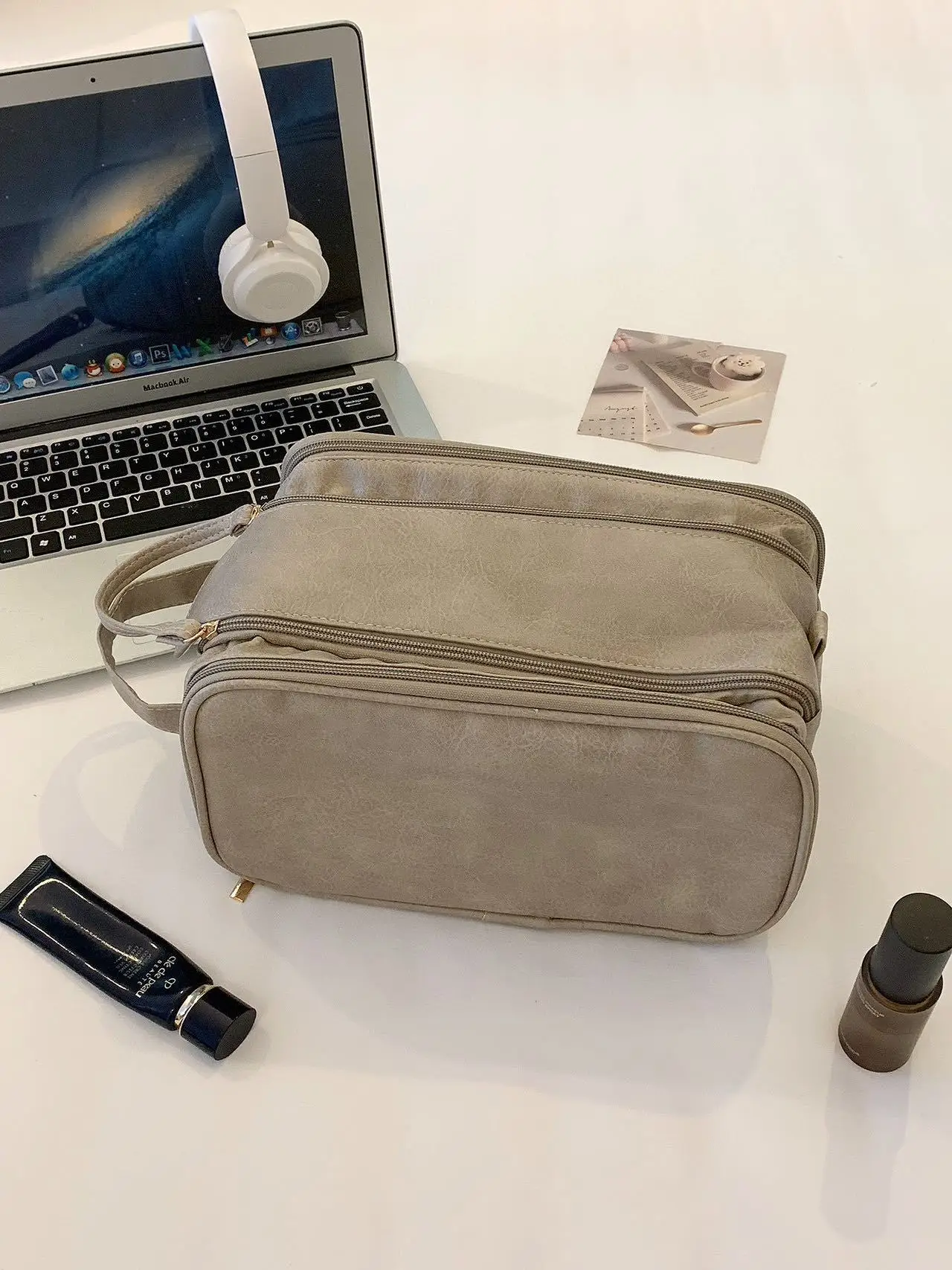 Wingtu Original Waterproof Pu Zipper Quilted Cosmetic Bags Logo Custom Bag Shopping Luxury Cosmetic Bag With Rope Handles