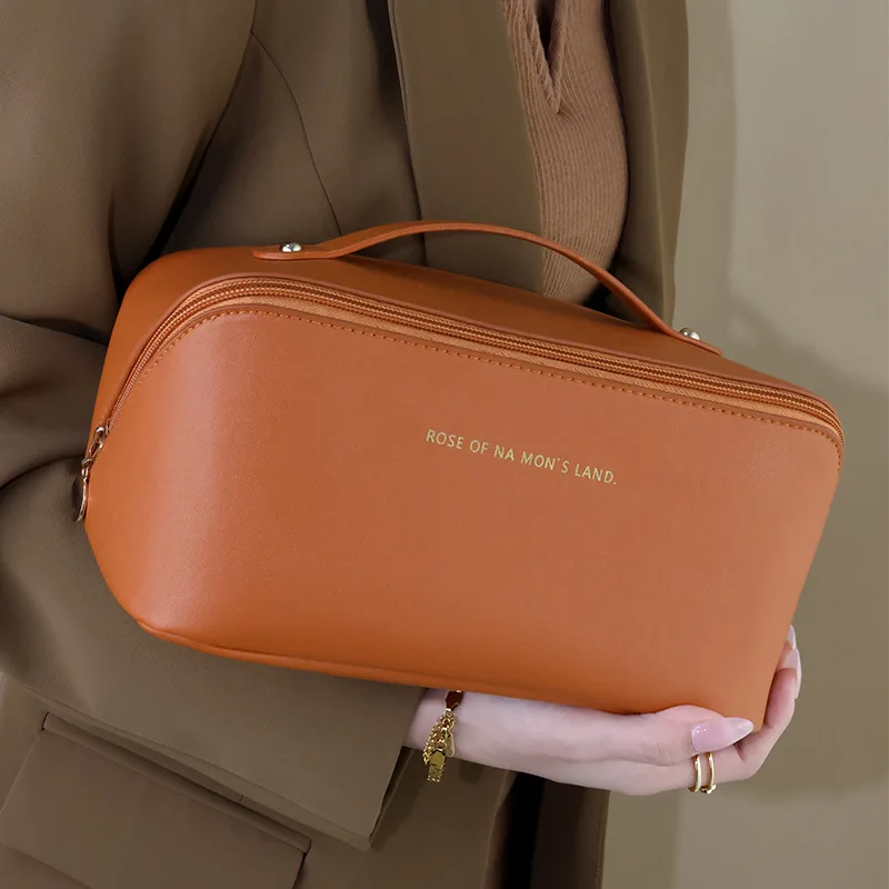 Low MOQ Custom Logo PU Leather Cosmetic Bag Waterproof Toiletry Women Luxury Beauty Cosmetic Bag Pink Girl Travel Cosmetics Bag
