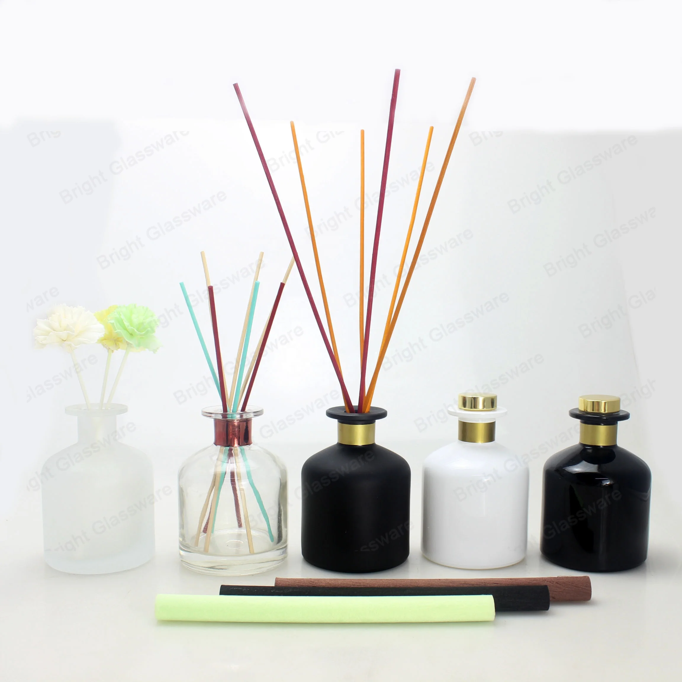 Home Fragrance Diffuser Bottle 50ml 100ml  Air Freshener Essential Oils Diffuser Simple Empty Round Reed Diffuser Bottle Luxury