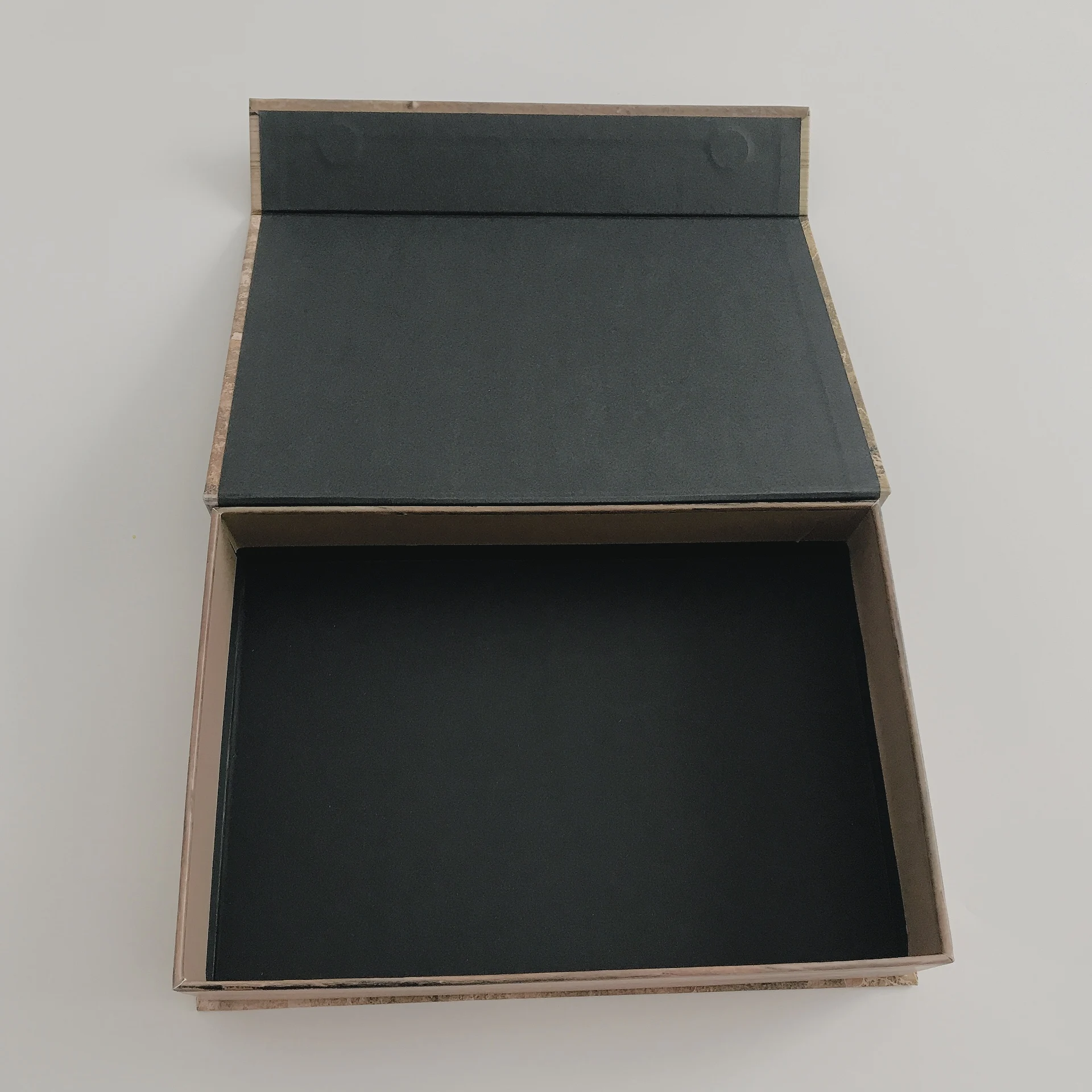 
Luxury Black Book Shaped Rigid Cardboard Box Magnetic Gift Box 