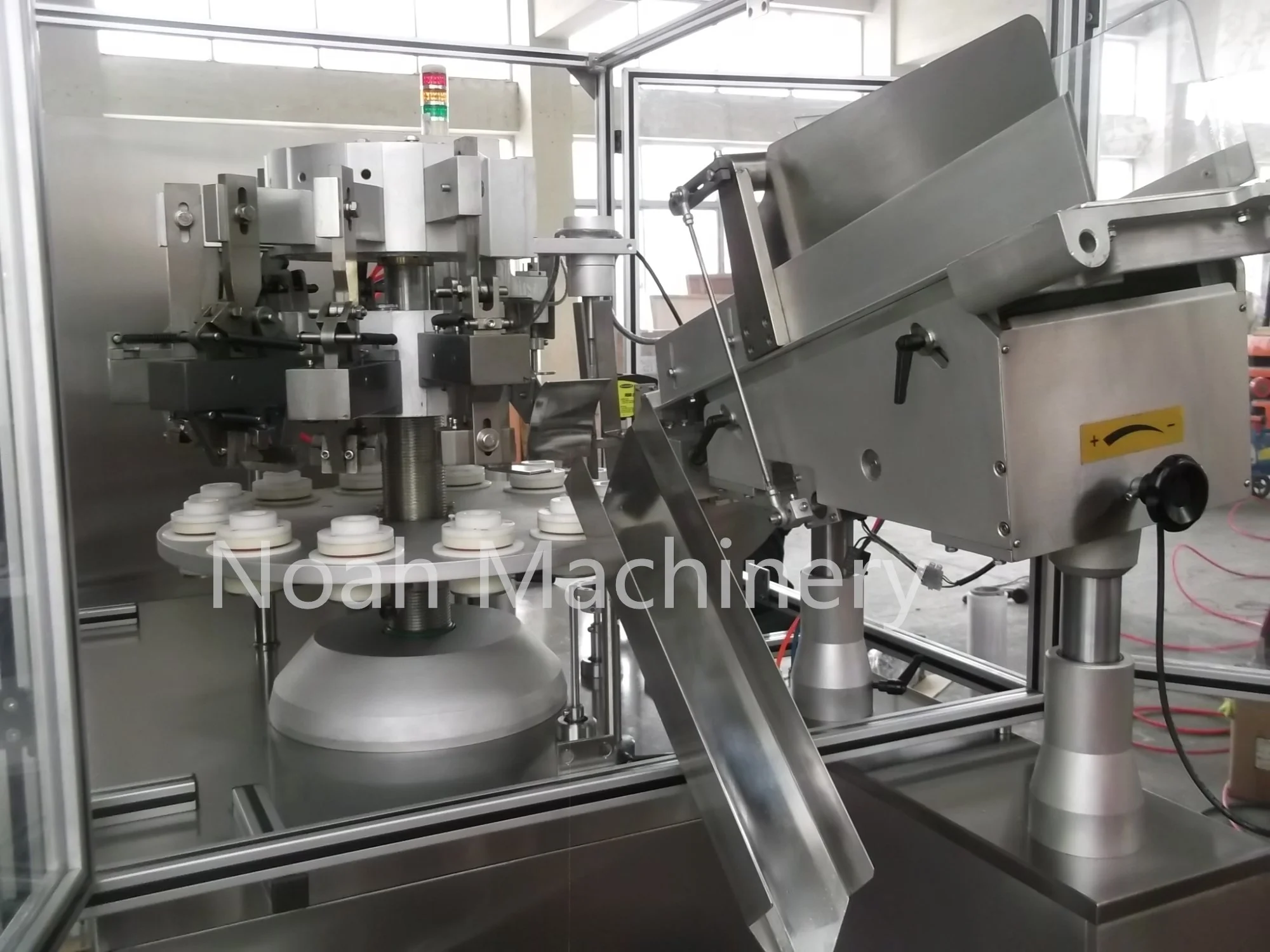 GF-400B Многофункциональный косметический аптека пищевых продуктов наполняющая и запечатывающая машина
