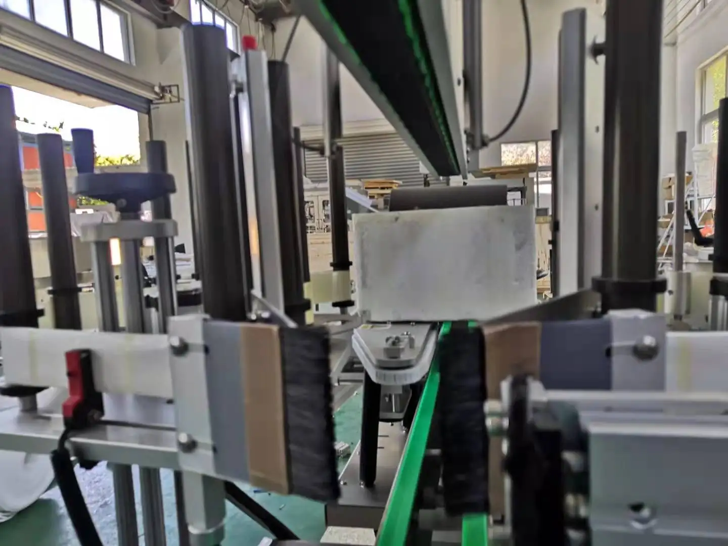 Npack квадратная круглая бутылка для шампуня Двусторонняя наклейка Ручная стирка Автоматическая Этикетировочная машина для винных флаконов наклейка для стеклянных бутылок